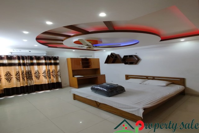 Rent Furnished 4 Bedroom in Bashundhara R/A