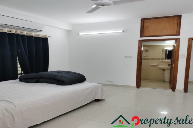 Modern Furnished 3-Bedroom Apartment Rent in Bashundhara R/A, Dhaka