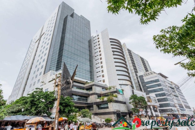 Discover many ways to work your way in Regus UTC Building